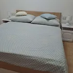 Apartamento 4 *