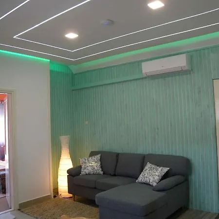 4 Apartment *