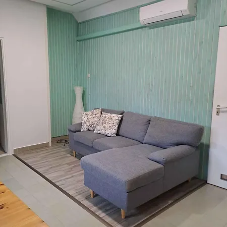 4 Apartment *