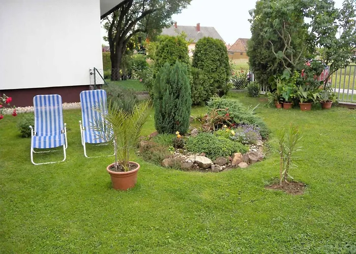 Apartament 4 *